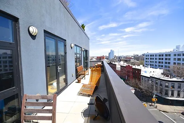 Rented by Bold New York | media 52