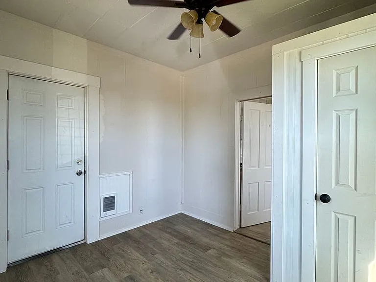 704 N Kittitas St — Photo 13