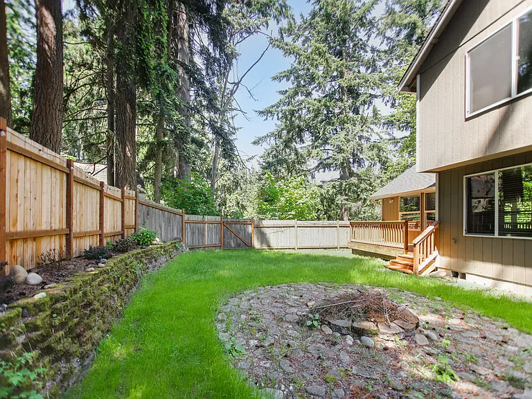 22335 Glenview Ct SE — Photo 25