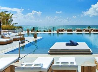 ¤ Roney Palace, Miami Beach, FL 33139