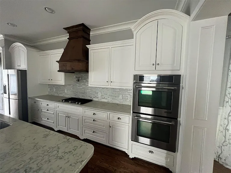 238 W 24th St — Photo 2