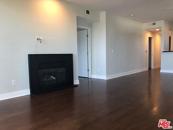 3rd image of 11815 Laurelwood Dr Unit 15