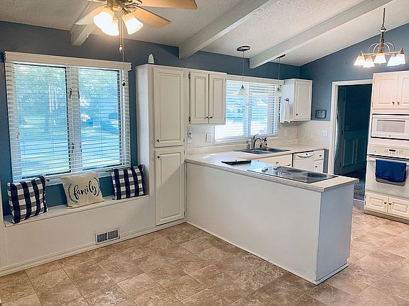 Kitchen w/ Vaulted Ceiling