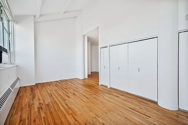 Sold by Avenue Sotheby's International Realty | media 3