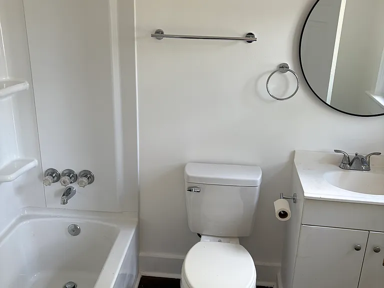 321 E Arlington Ave — Photo 8