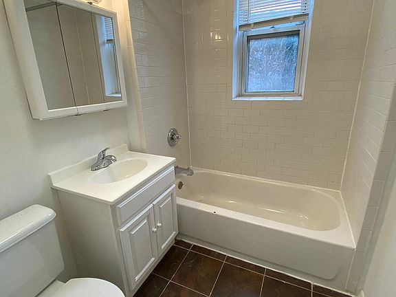 3rd image of 234 Jewett Ave #6
