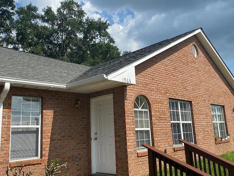1963 Bluff Ct — Photo 1