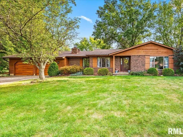 9810 W Countryside Ln, Edwards, IL 61528