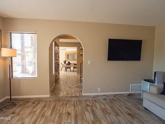 3rd image of 416 W CAPE ROYAL Lane