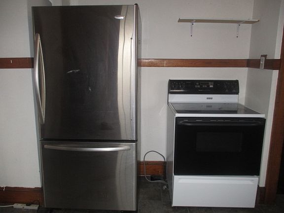 5th image of 16 E Cotton St