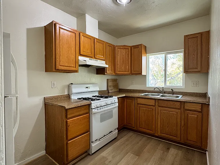 3863 Franklin Ave #3863 — Photo 12