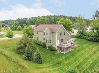 2338 Wild Cherry Dr, Howell, MI 48843