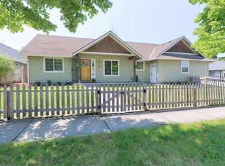 201 SE Yorktown Rd, Grants Pass, OR 97527