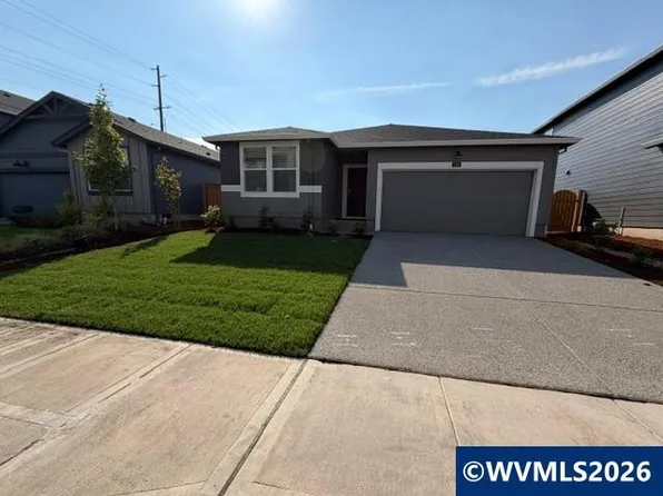 121 Greencrest St NE, Salem, OR 97301