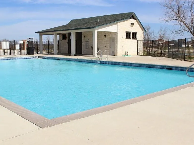 113 Cassandra Dr — Photo 21