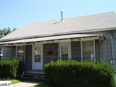 105 S 6th St, Easley, SC, 29640