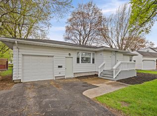 19 Hill Dr, Rochester, NY 14626