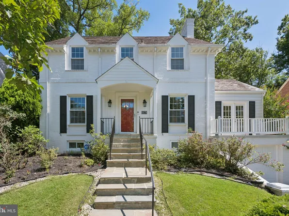 6679 32nd Pl NW, Washington, DC 20015