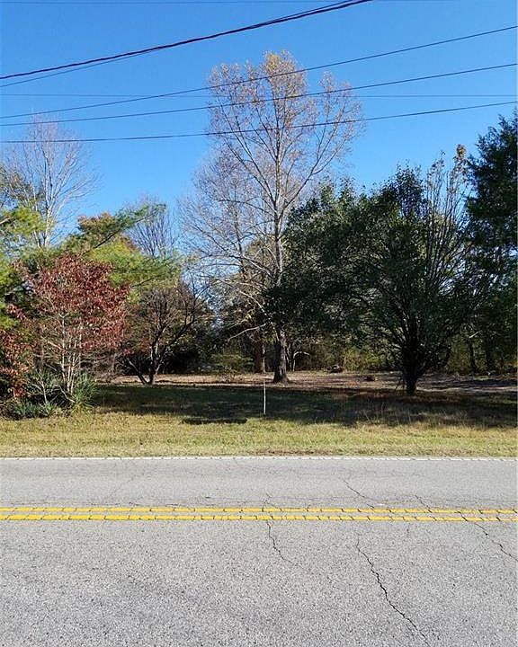2nd image of 662 Ben Lee Rd