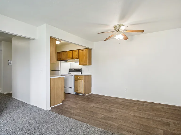 West Garden Apartments — Photo 14