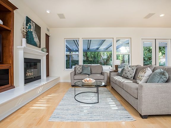 5th image of 13704 Rosecroft Way