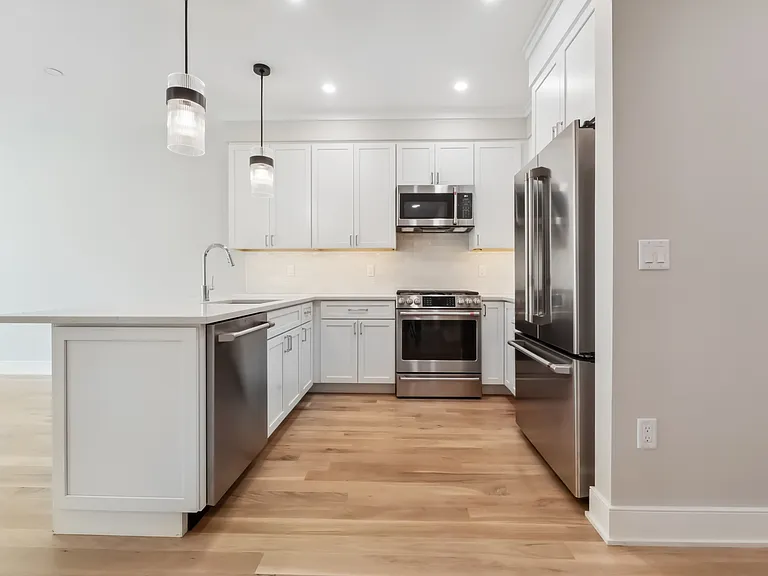 8 Husted Ln #1D — Photo 8
