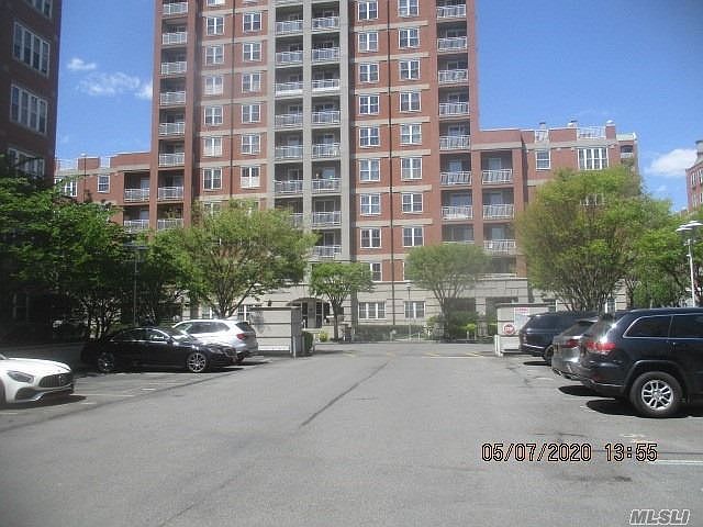 2nd image of 150 Oceana Dr W APT 1I