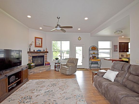 2nd image of 2550 Westridge Ct