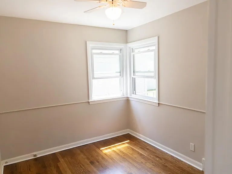 26359 Barrington St — Photo 10