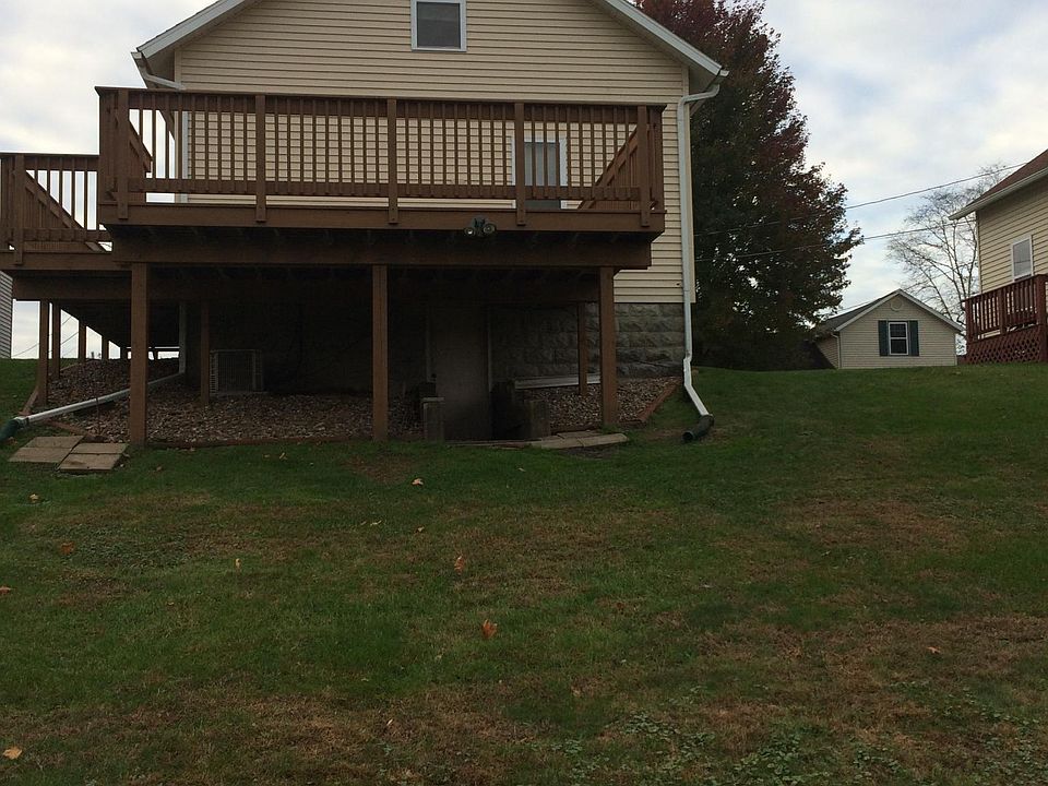 2nd image of 1404 Oak St