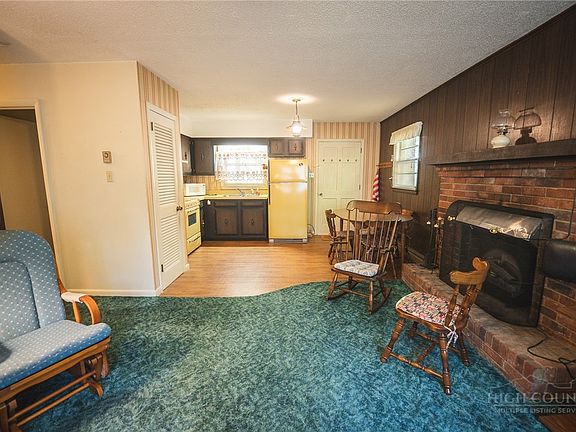 5th image of 351 Lynn Hill Road