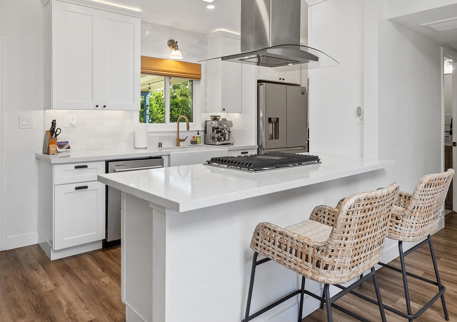 Welcome to 435 Cherry Ave, a stunning coastal retreat on Imperial Beach's most coveted and rarely... — Photo 1