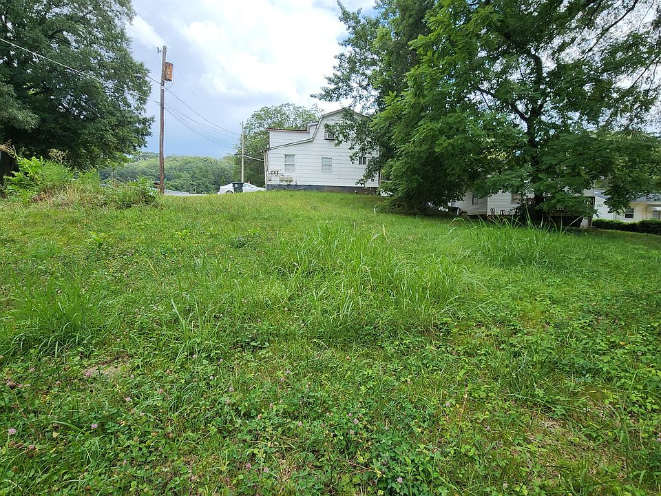 2nd image of 2906 E 38th St