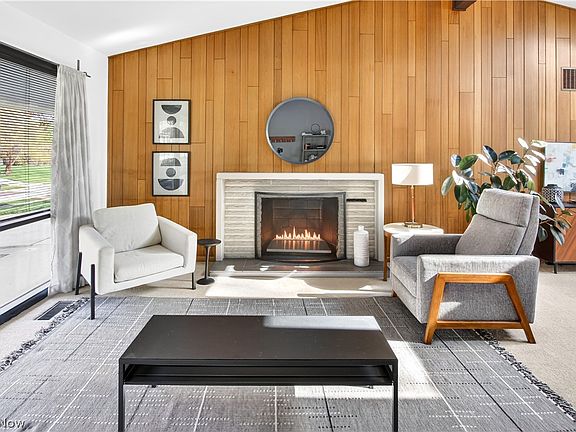 5th image of 463 Queenswood Dr