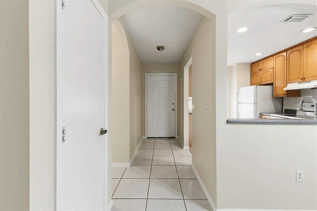 2 bed, 2.0 bath, 1231 sqft, $1,325 — Photo 4