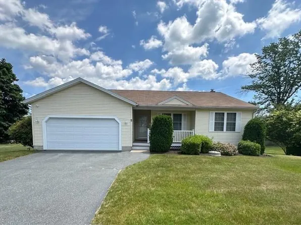 5 Timber Walk Dr, West Warwick, RI 02893