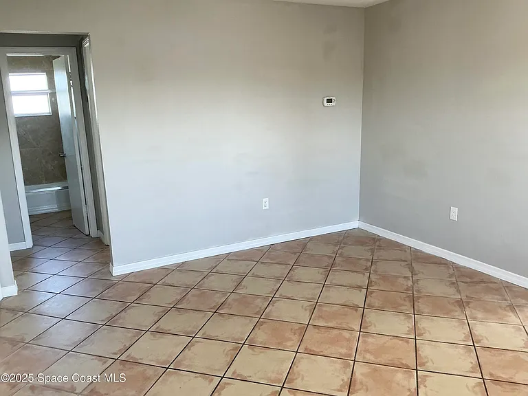 420 Monroe Ave #D202 — Photo 9