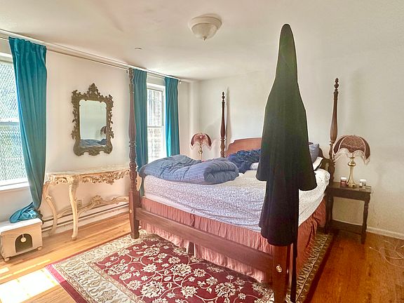4th image of 266 E 10th St APT Penthouse