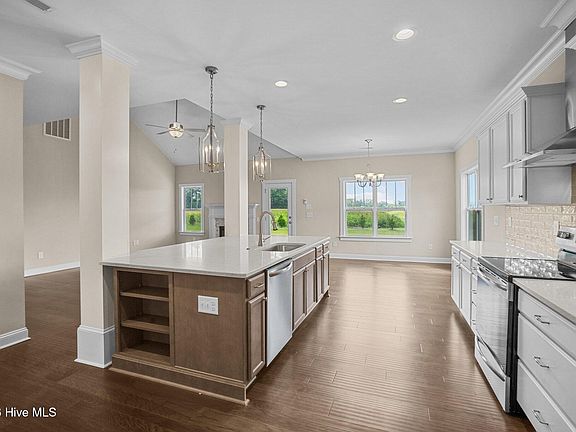 5th image of 990 Hunter Grace Drive
