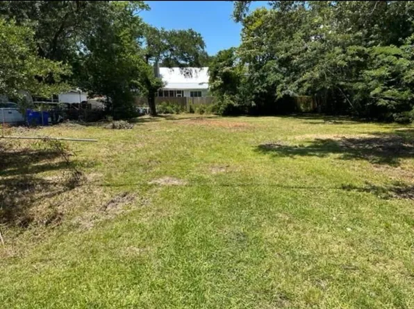 2182 Gulf Dr, Mount Pleasant, SC 29466