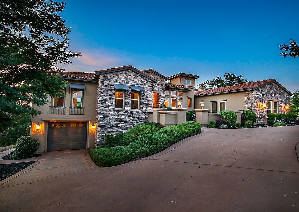 2nd image of 3367 Vista De Madera