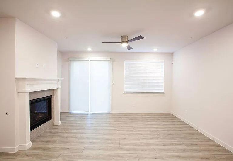 616 Laurel Ln — Photo 16