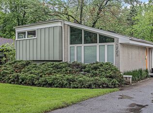 1355 Ridge Rd, Highland Park, IL 60035