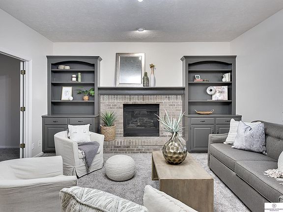 4th image of 4108 N 159th Ave