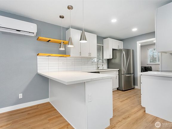5th image of 516 1/2 11th Street NW