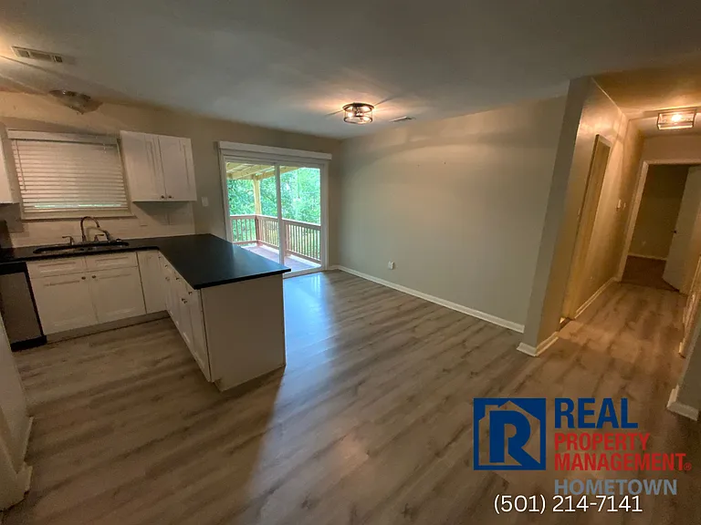 1904 Alberta Dr — Photo 3