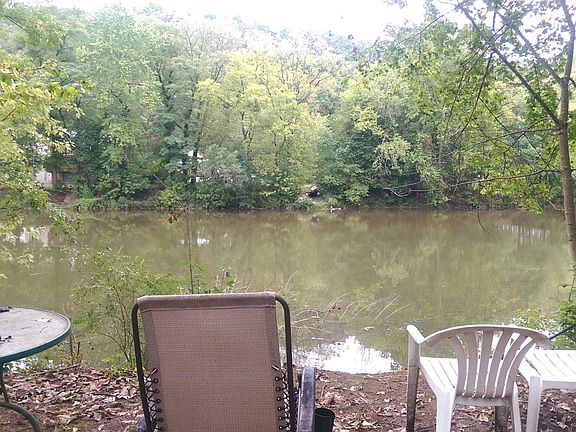 2nd image of 940 Gravel Pike