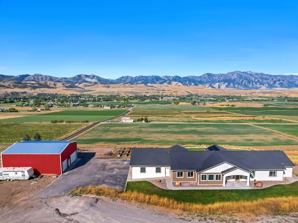 8561 S Horizon Dr, Paradise, UT 84328