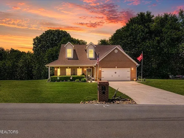 2017 Cherokee Dr, Maryville, TN 37801