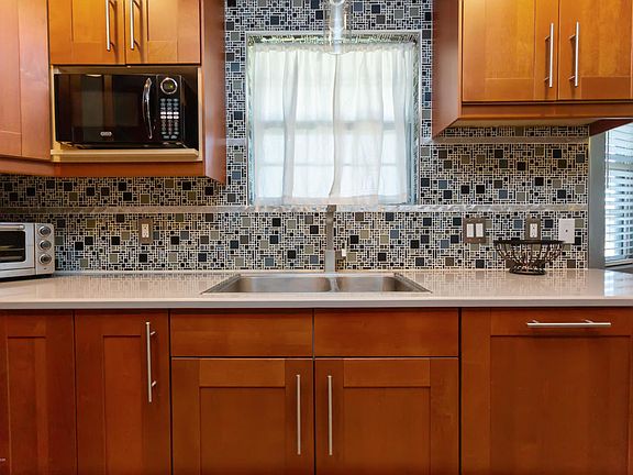 5th image of 7309 Imperial Dr